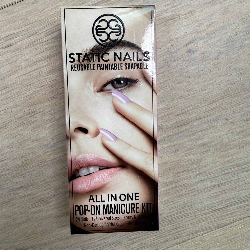 Static Nails Pop-On Manicure Kit - Playerette Sunglasses Effect